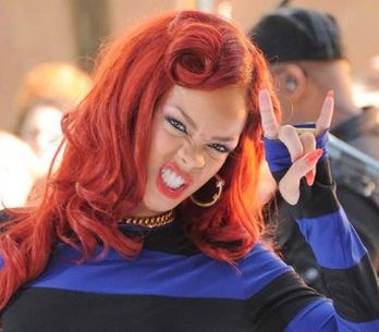 Rihanna na pranýři: vražda do klipů nepatří, bouří se USA